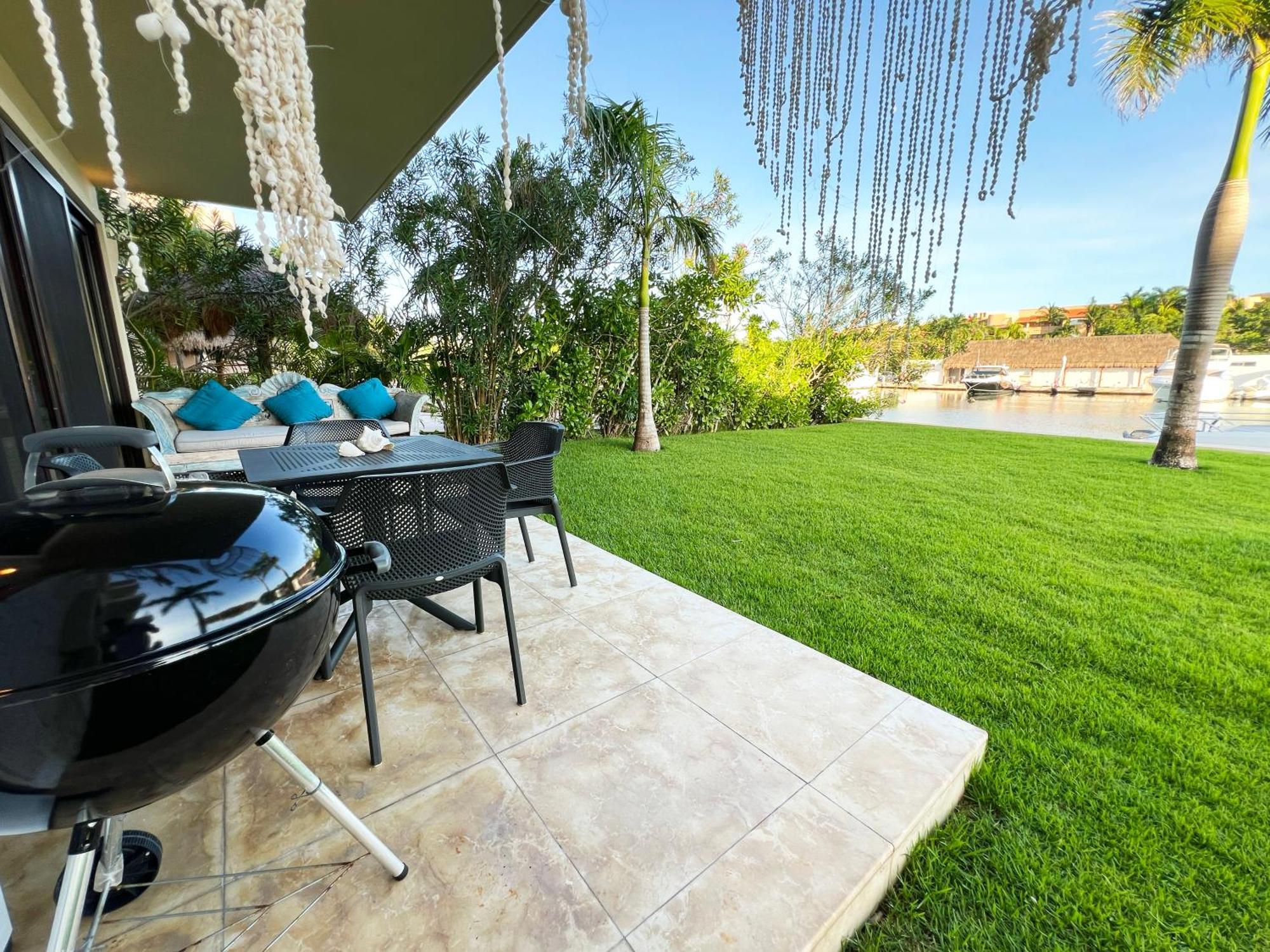 Ground Floor Paradise With Marina View And Pool Paddleboard Included Apartamento