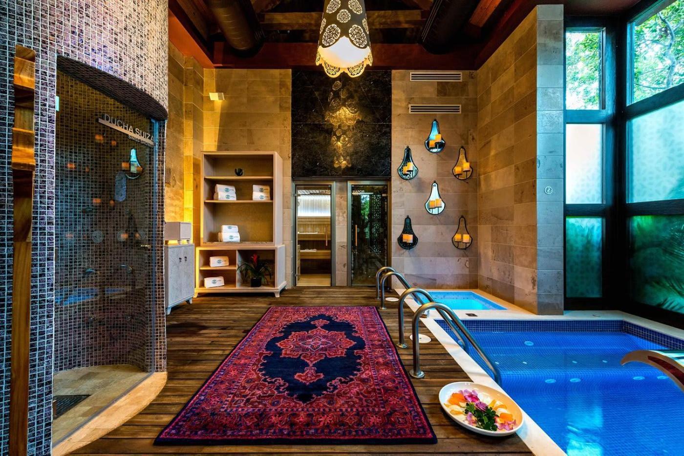 2 Bd Master Grand Luxxe Riviera Maya Villa *