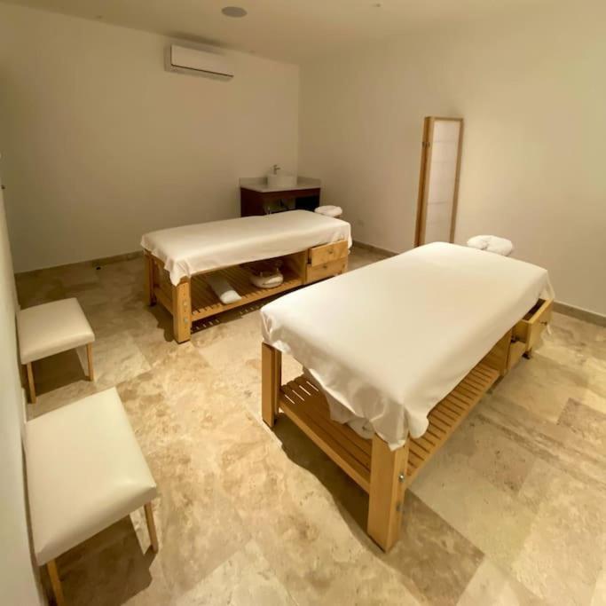 Stylish Condo, Location & Impressive Pools Apartamento