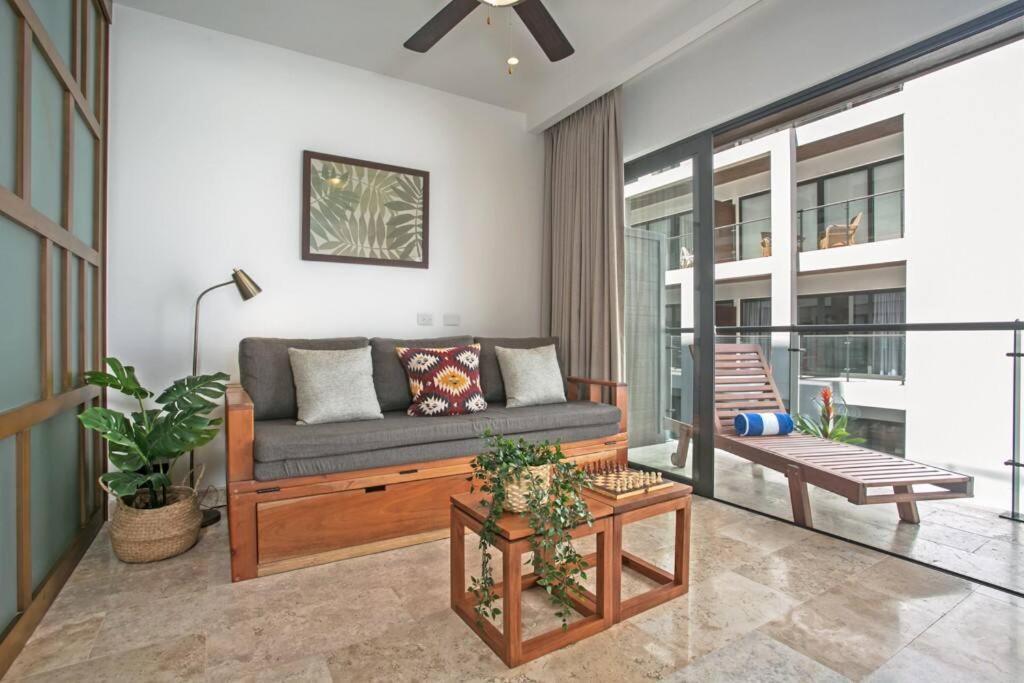 Stylish Condo, Location & Impressive Pools Apartamento