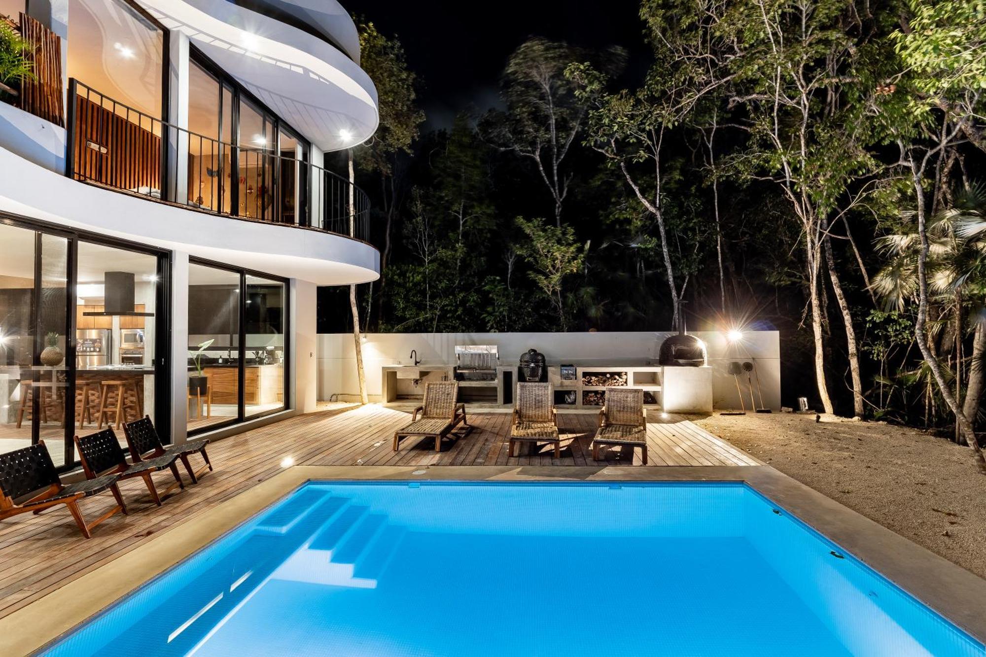 Luxury 4br Eco 10ppl Outdoor Pizza Oven - Private Pool & Jacuzzi Villa