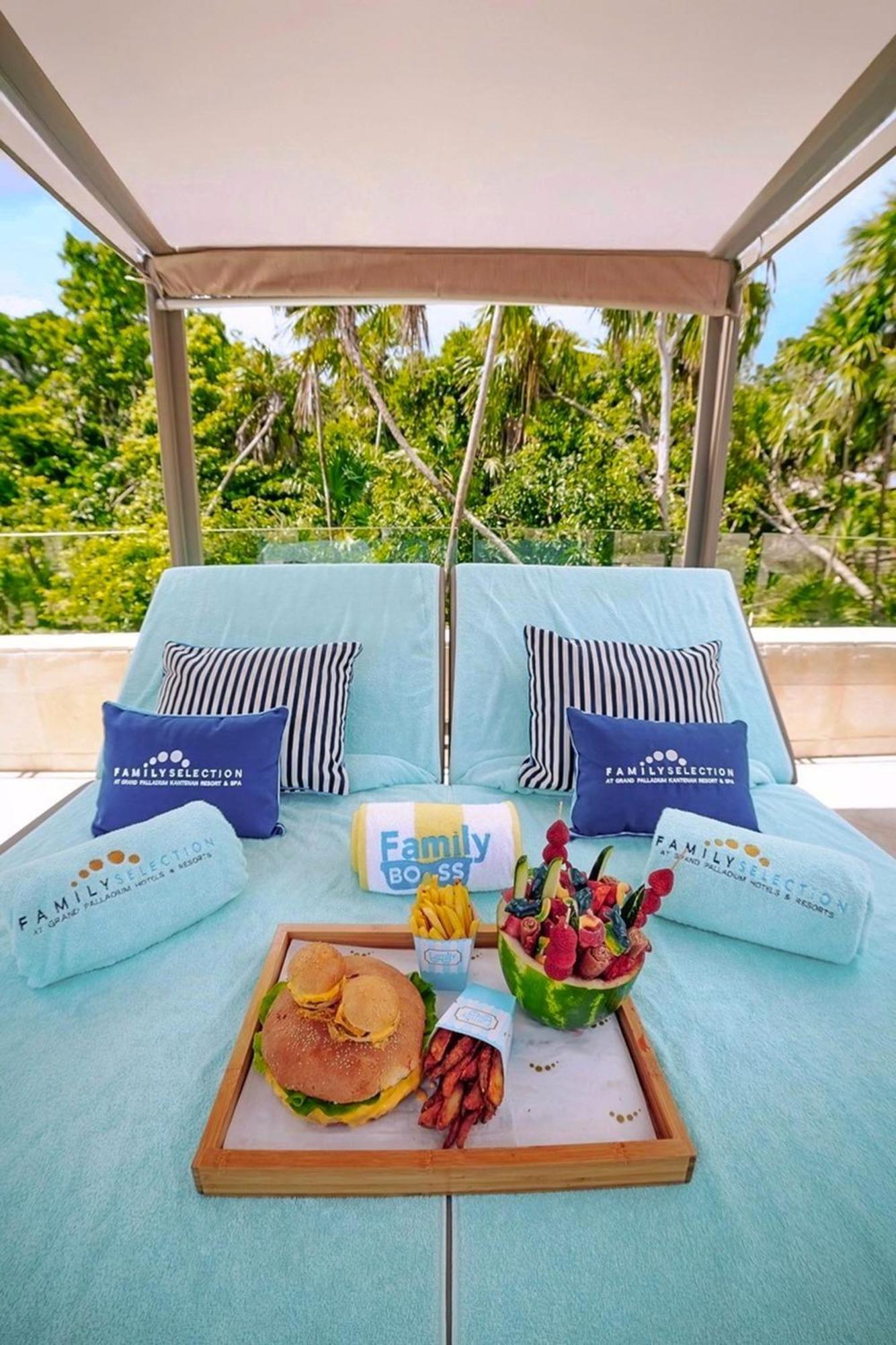 Resort Family Selection At Grand Palladium Kantenah &
