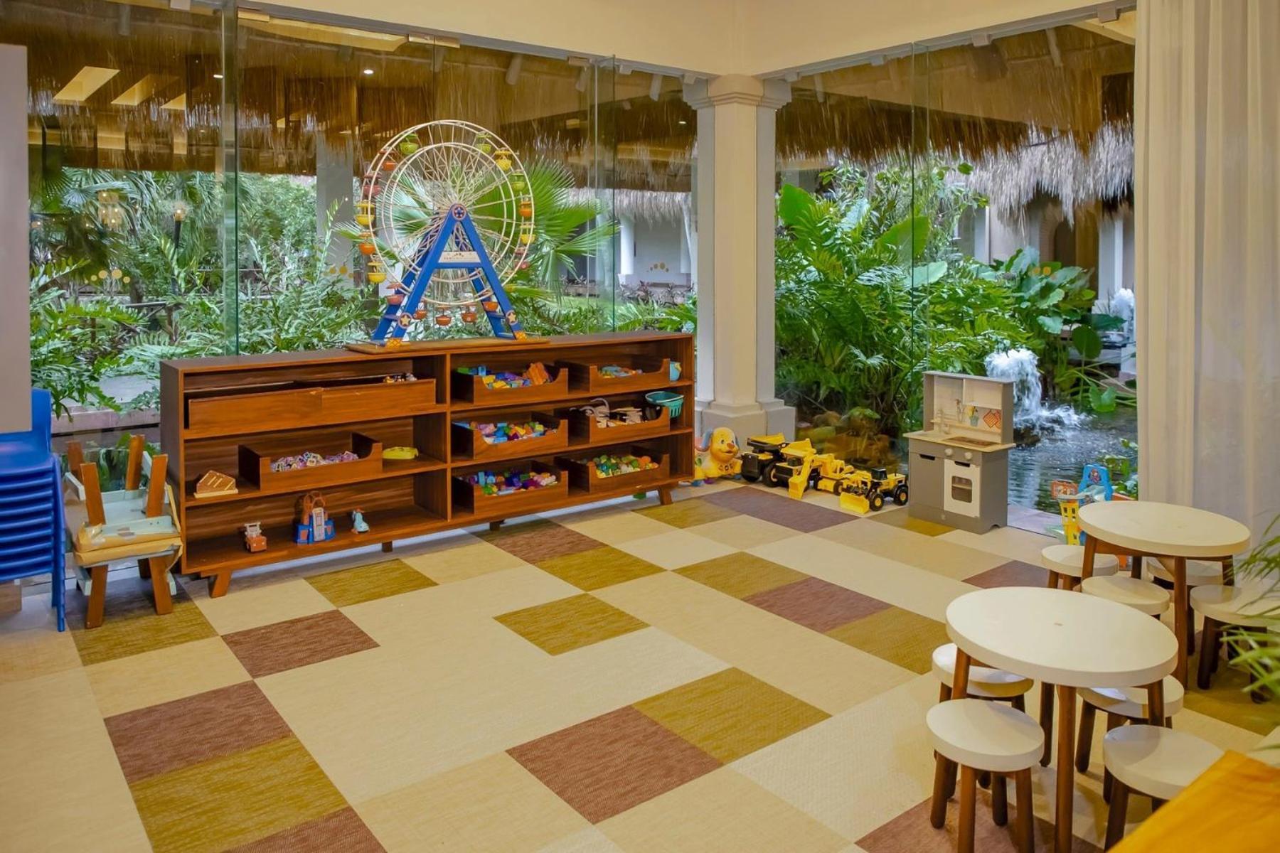 Resort Family Selection At Grand Palladium Kantenah & 5*