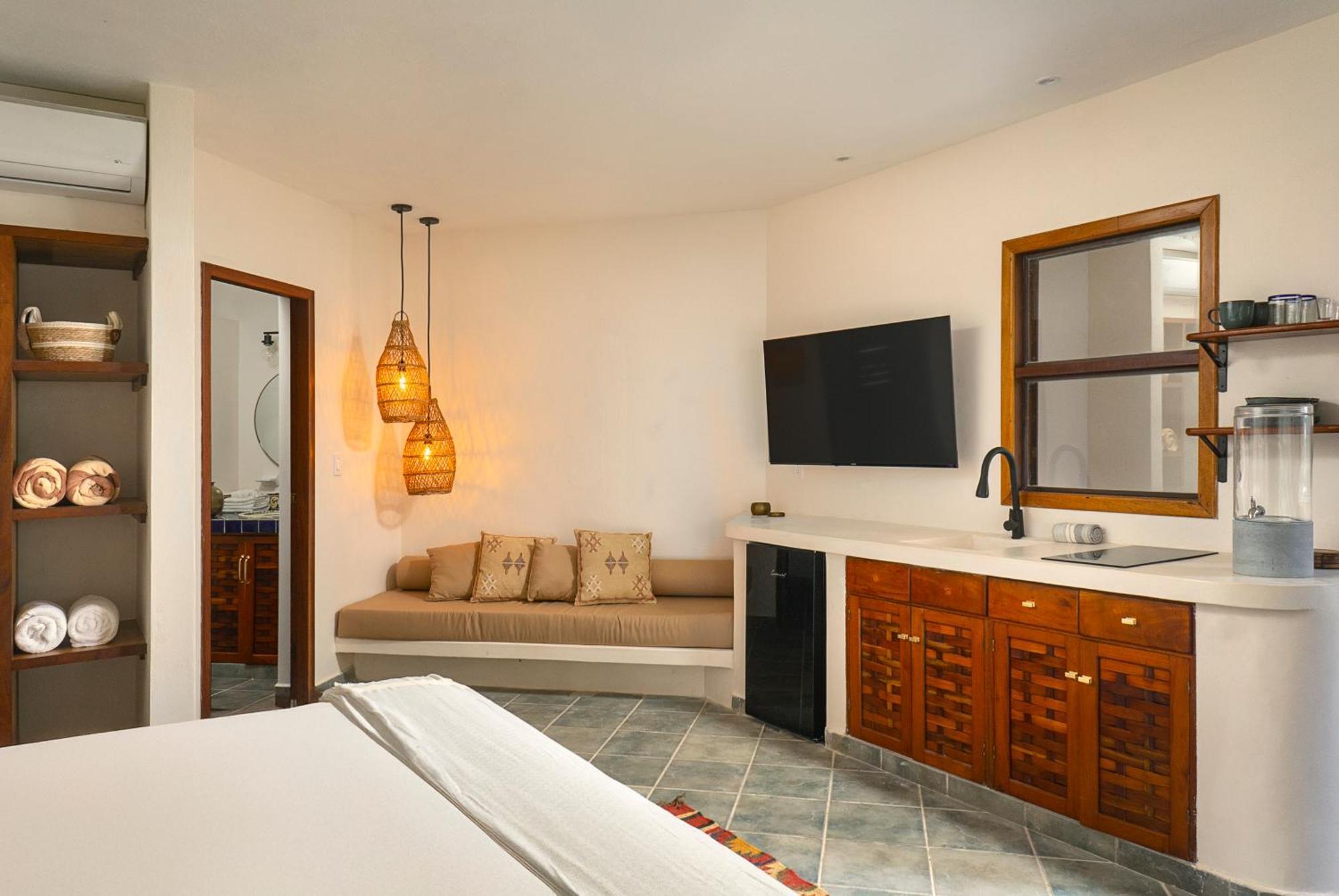 Mantaray Hotel
