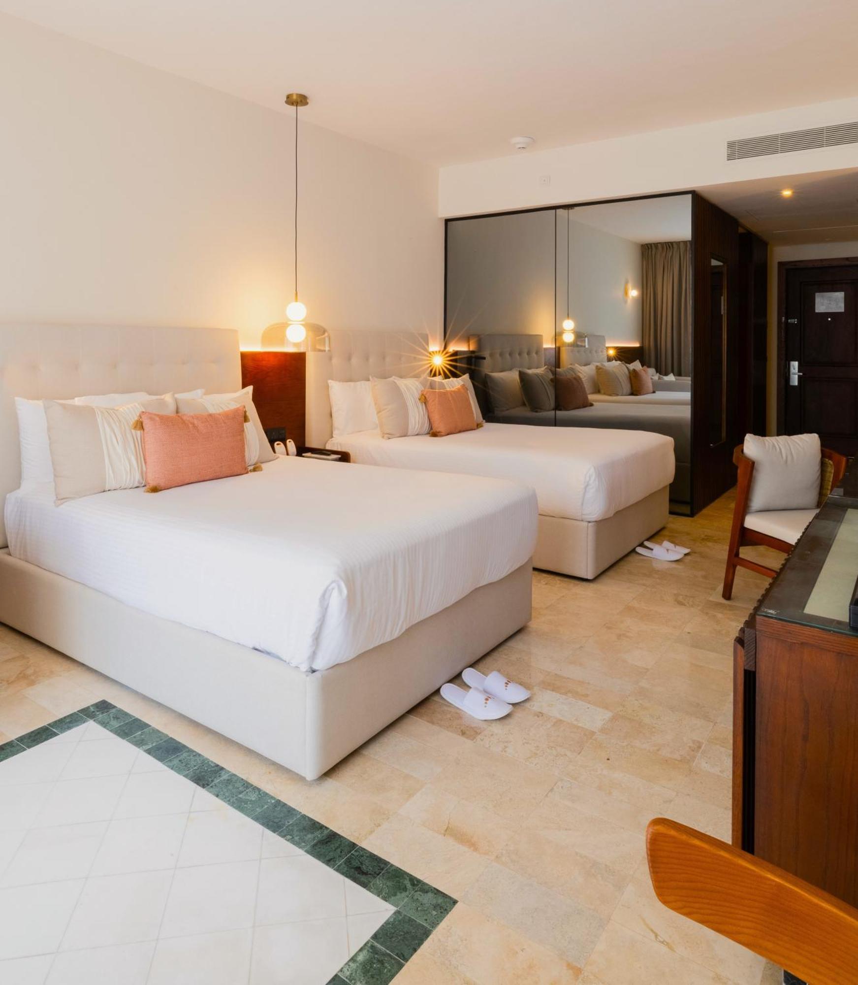 Family Selection At Grand Palladium Kantenah & 5*