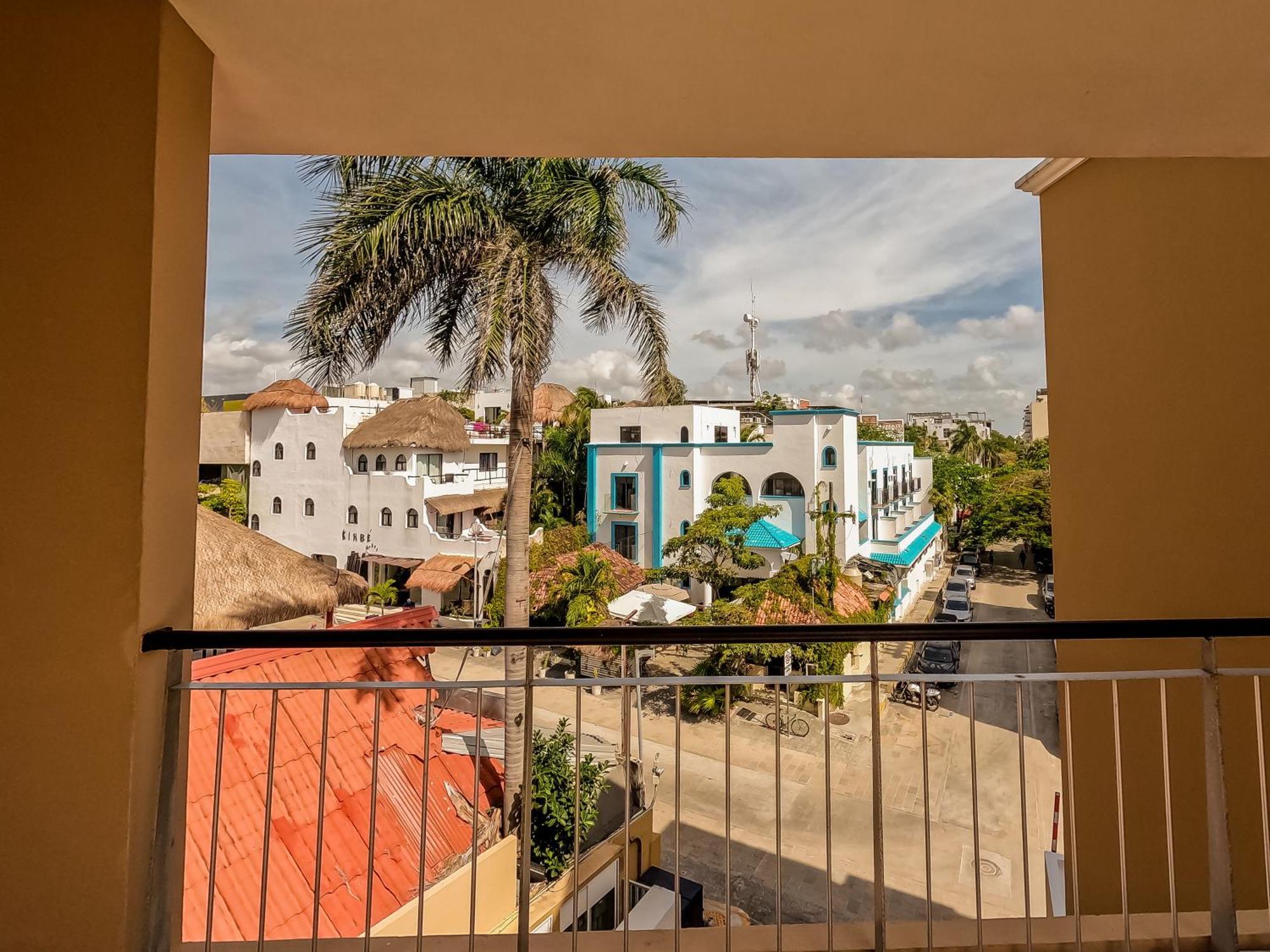 Apartment Beachfront Chic At El Faro Playa del Carmen
