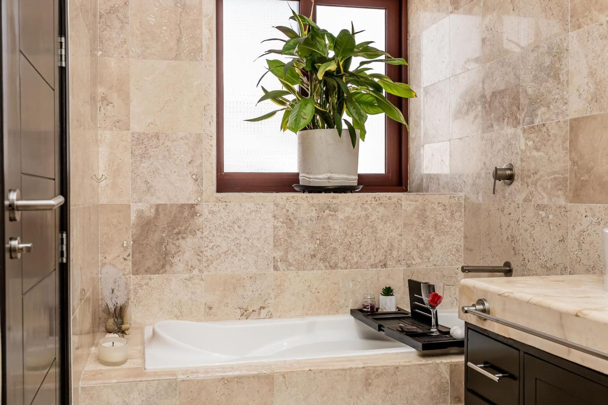Apartment Beachfront Chic At El Faro