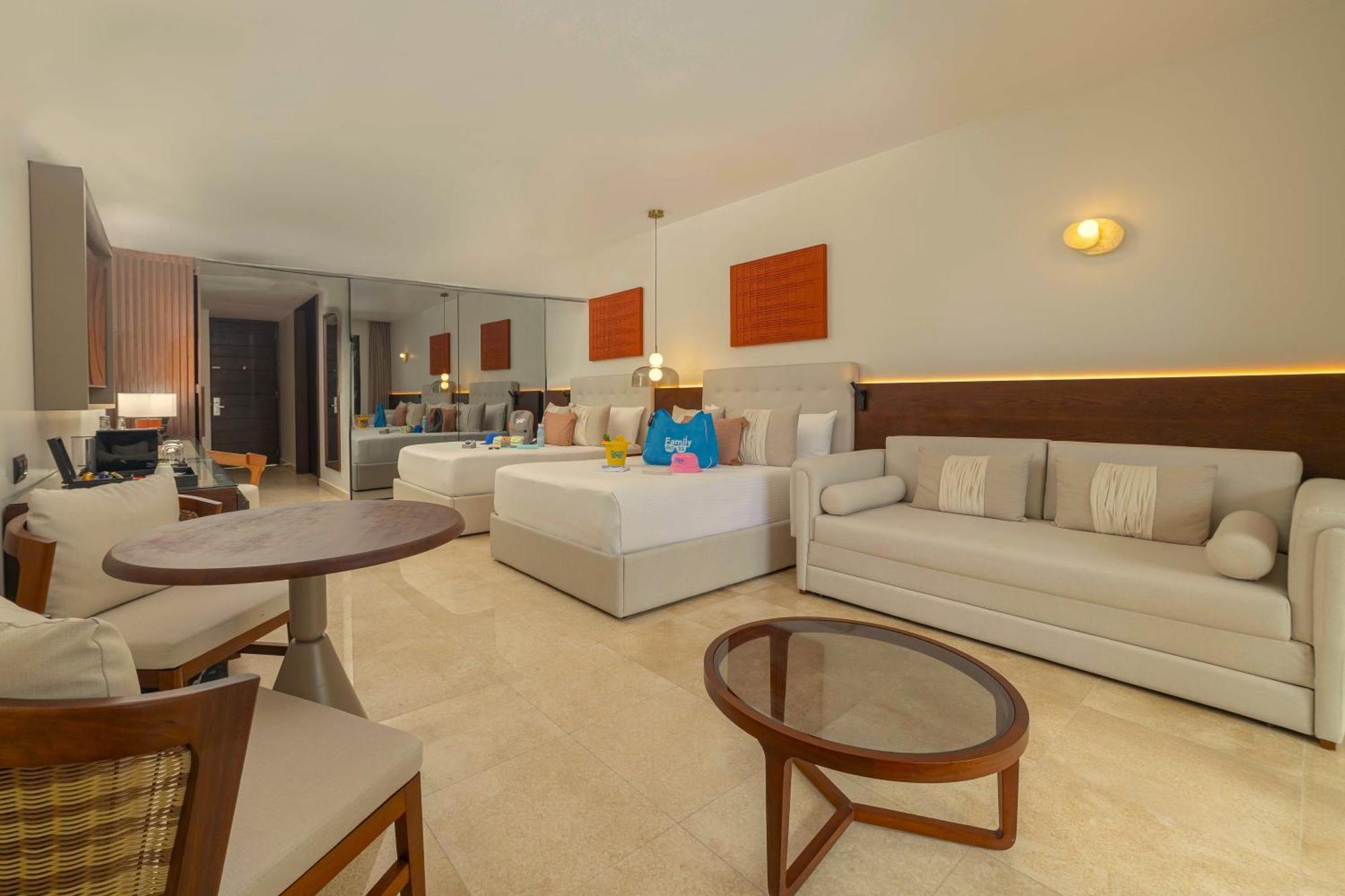 Family Selection At Grand Palladium Kantenah & 5*