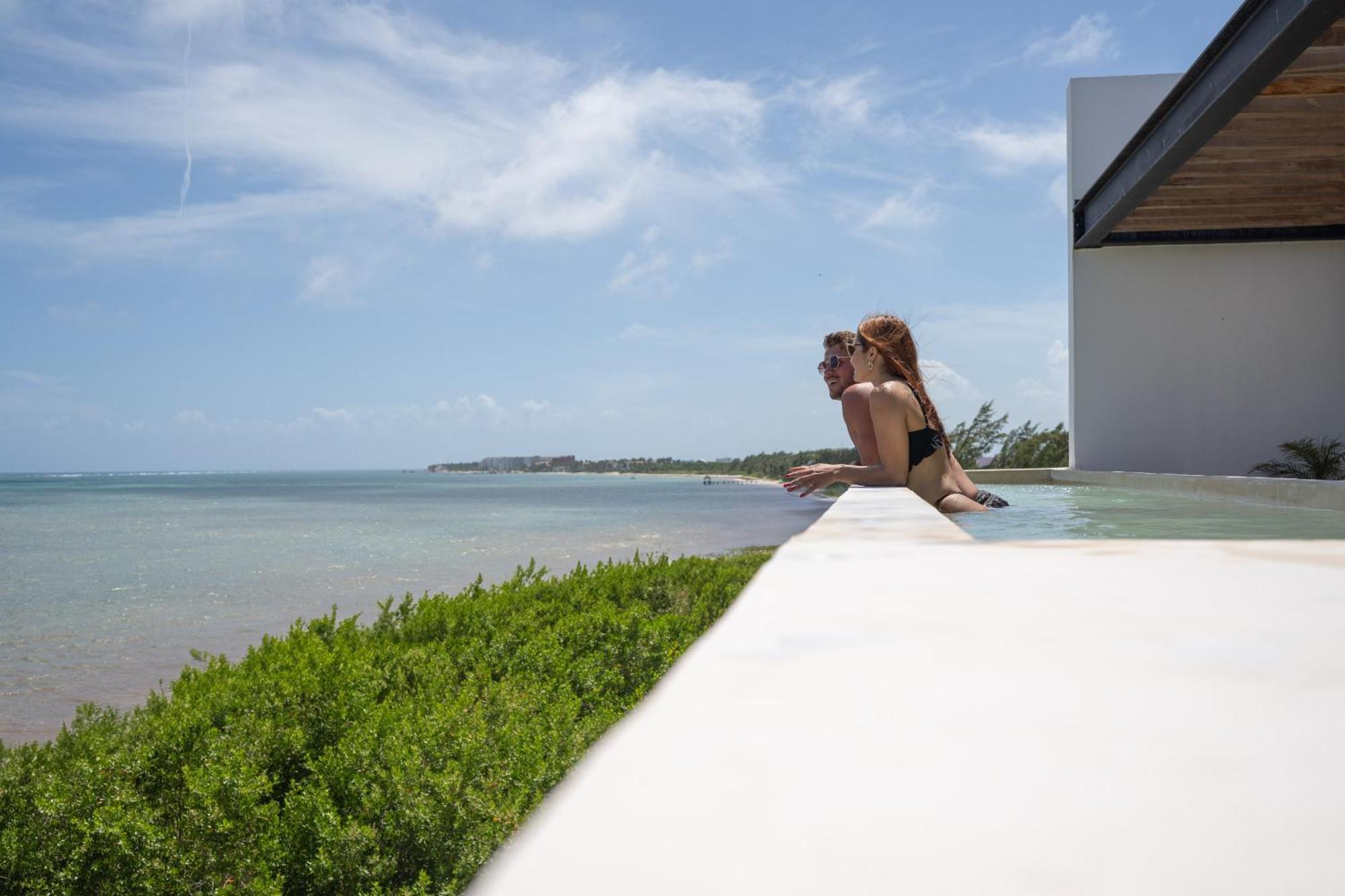 Beachfront Luxury With Pool With Private Cooker & Staff *