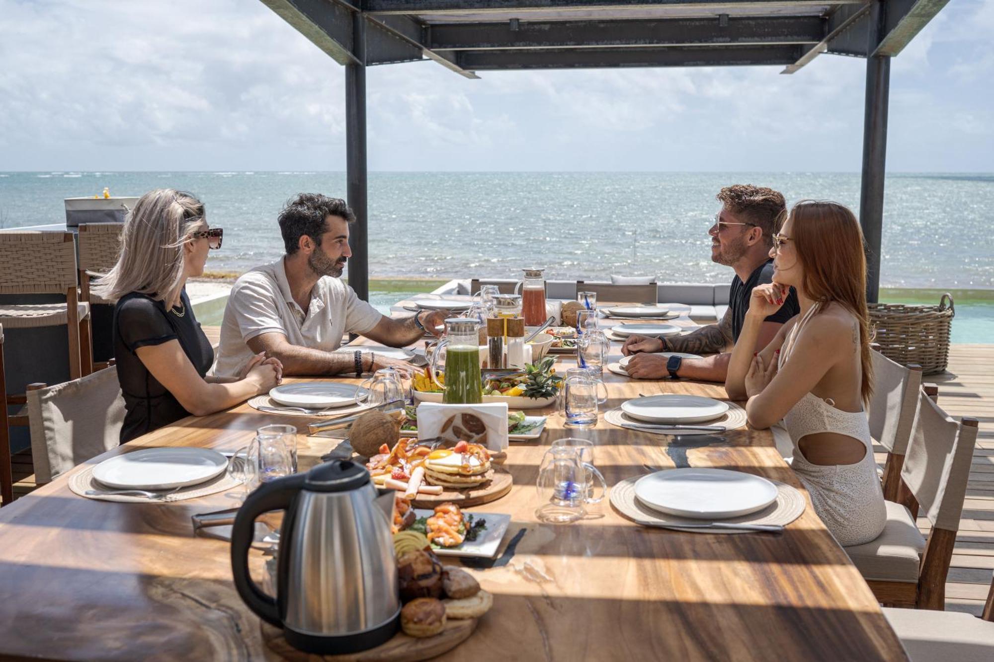 Villa Beachfront Luxury With Pool With Private Cooker & Staff Puerto Morelos