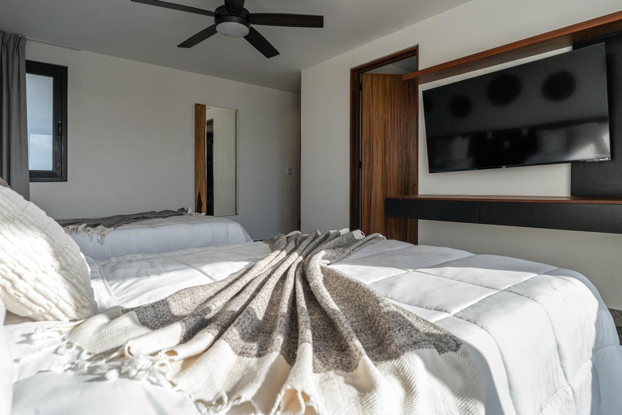 Beachfront Luxury With Pool With Private Cooker & Staff * Puerto Morelos