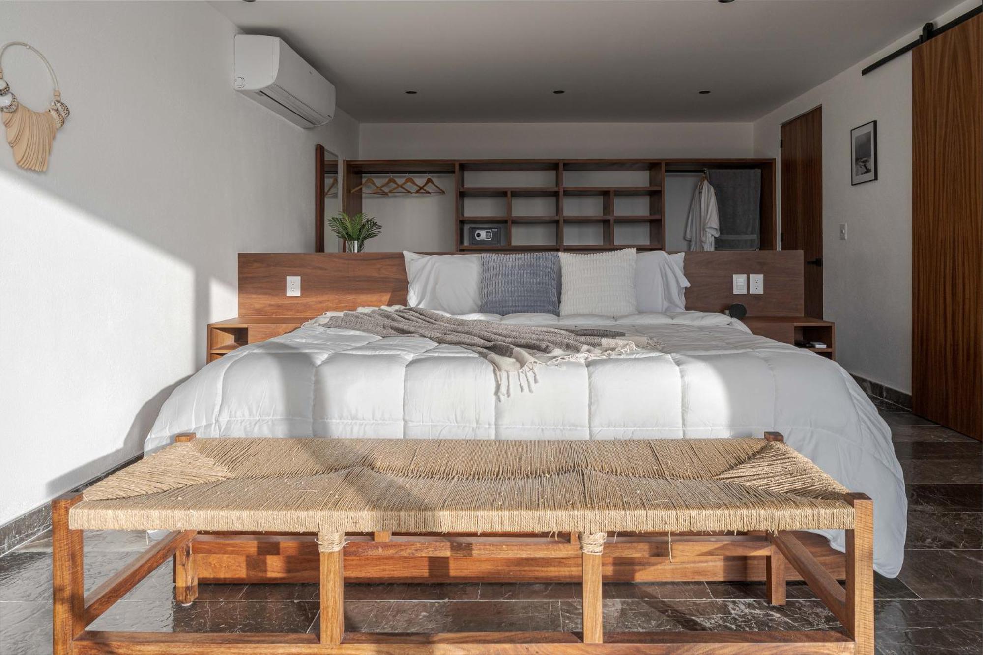 Beachfront Luxury With Pool With Private Cooker & Staff Villa *