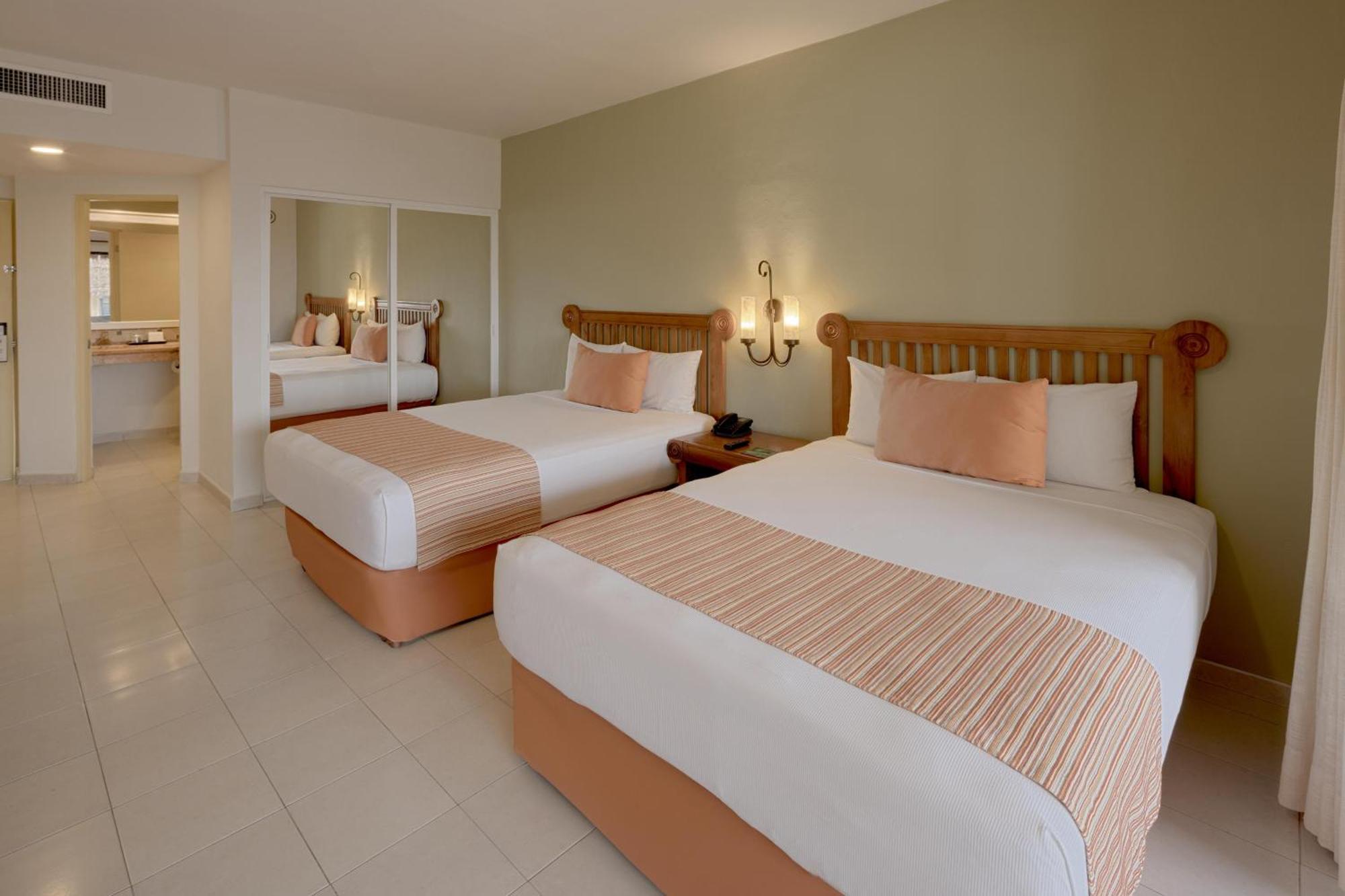 Resort Catalonia Yucatan 4*