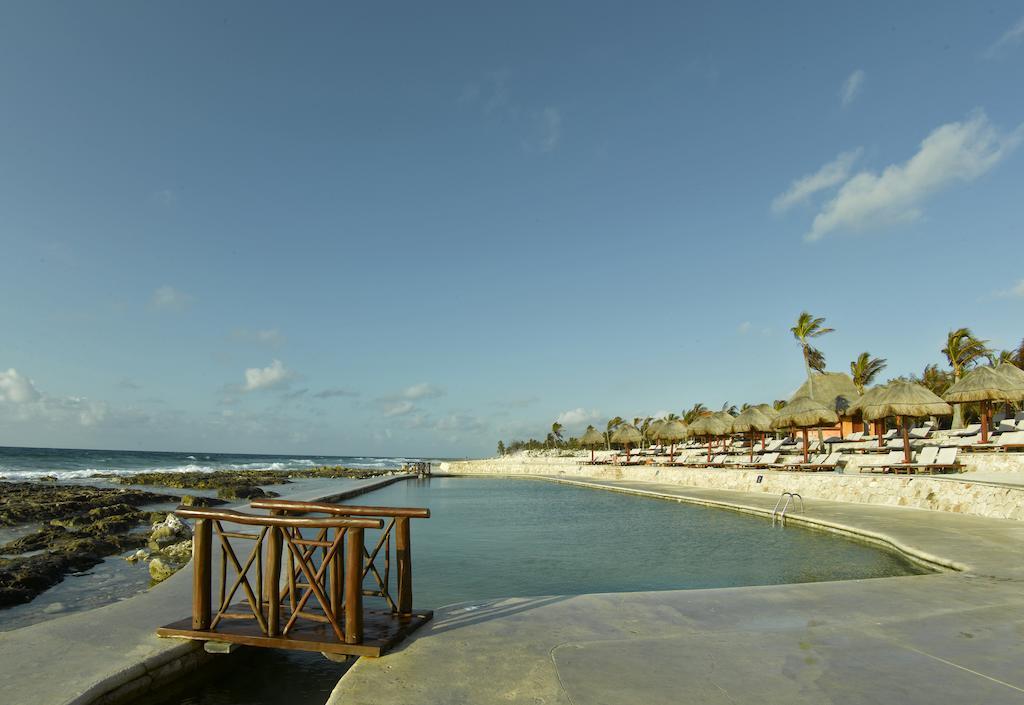 Grand Palladium White & Resort 5*
