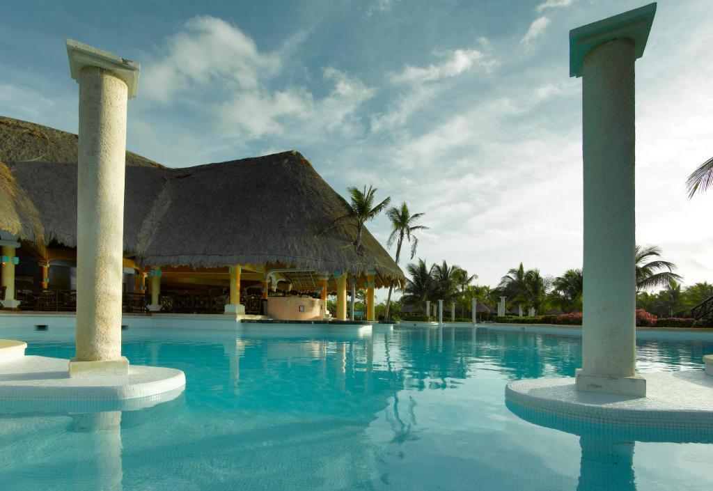 Resort Grand Palladium White & 5*
