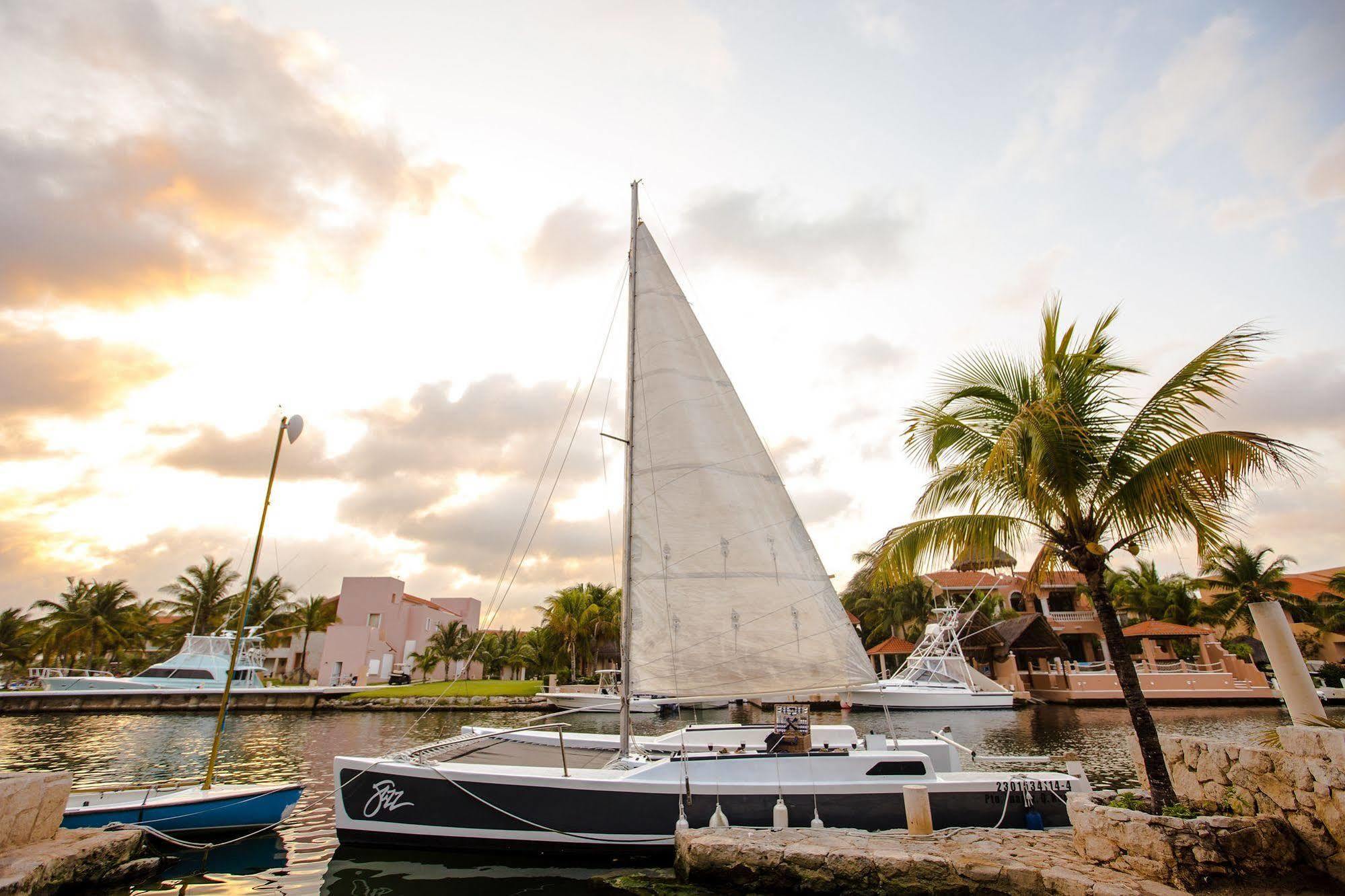 Chez Waffle Hotel Puerto Aventuras