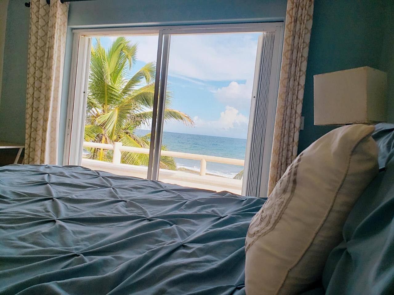 Susana Beach Front House Bed and breakfast *