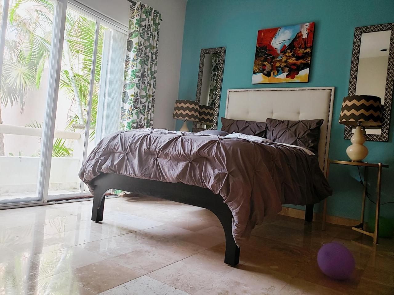Susana Beach Front House *
