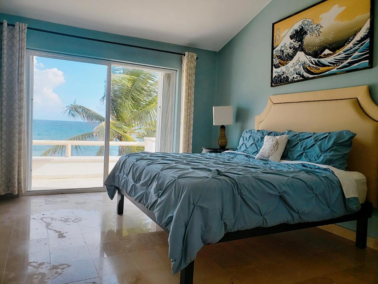 Susana Beach Front House *