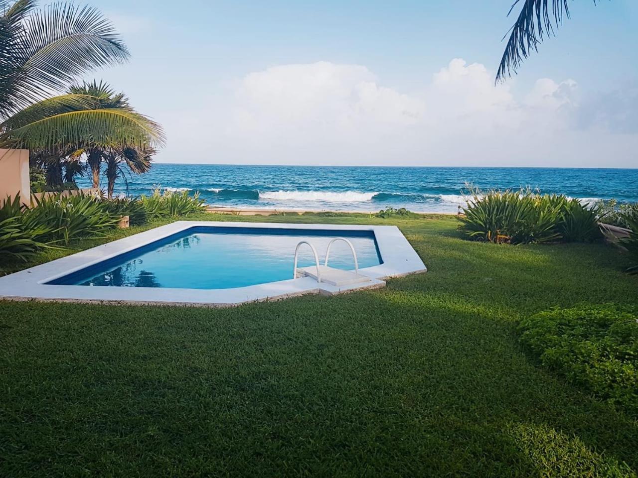 Susana Beach Front House Puerto Aventuras