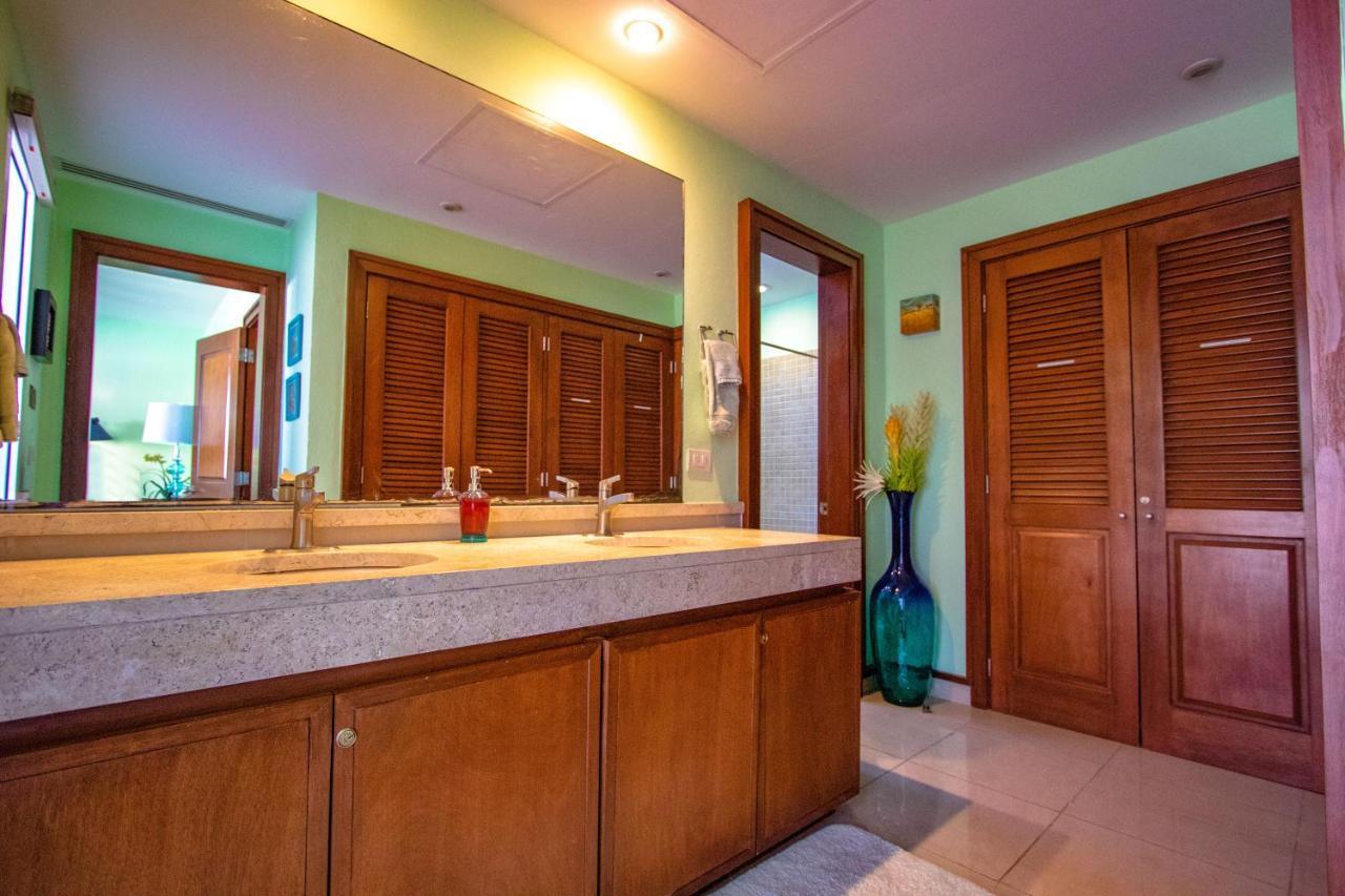 Penthouse Wayak 302 - Luxury, Private Pool, Maid Service, High End Art - At Quadra Alea *