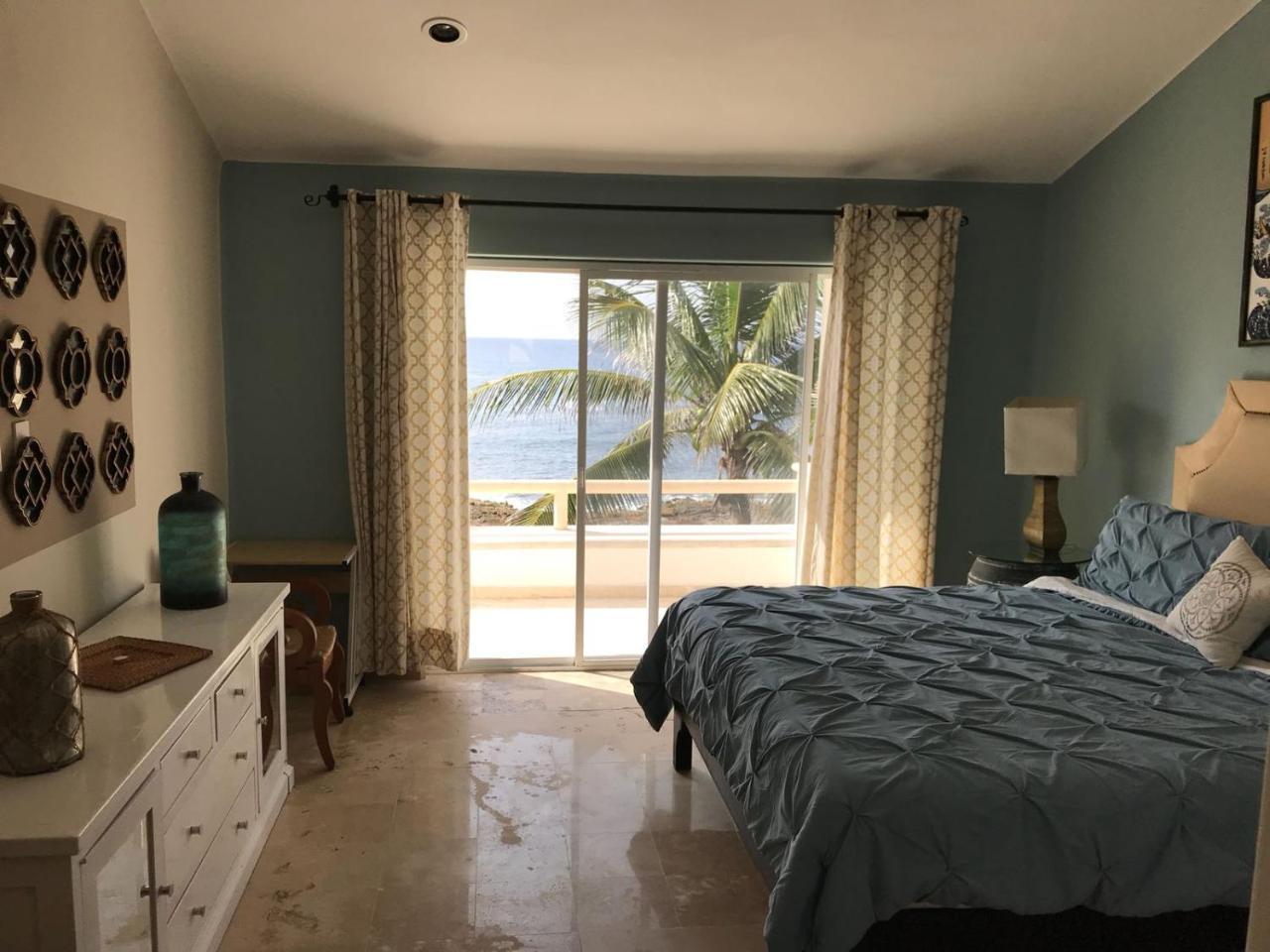 Susana Beach Front House *