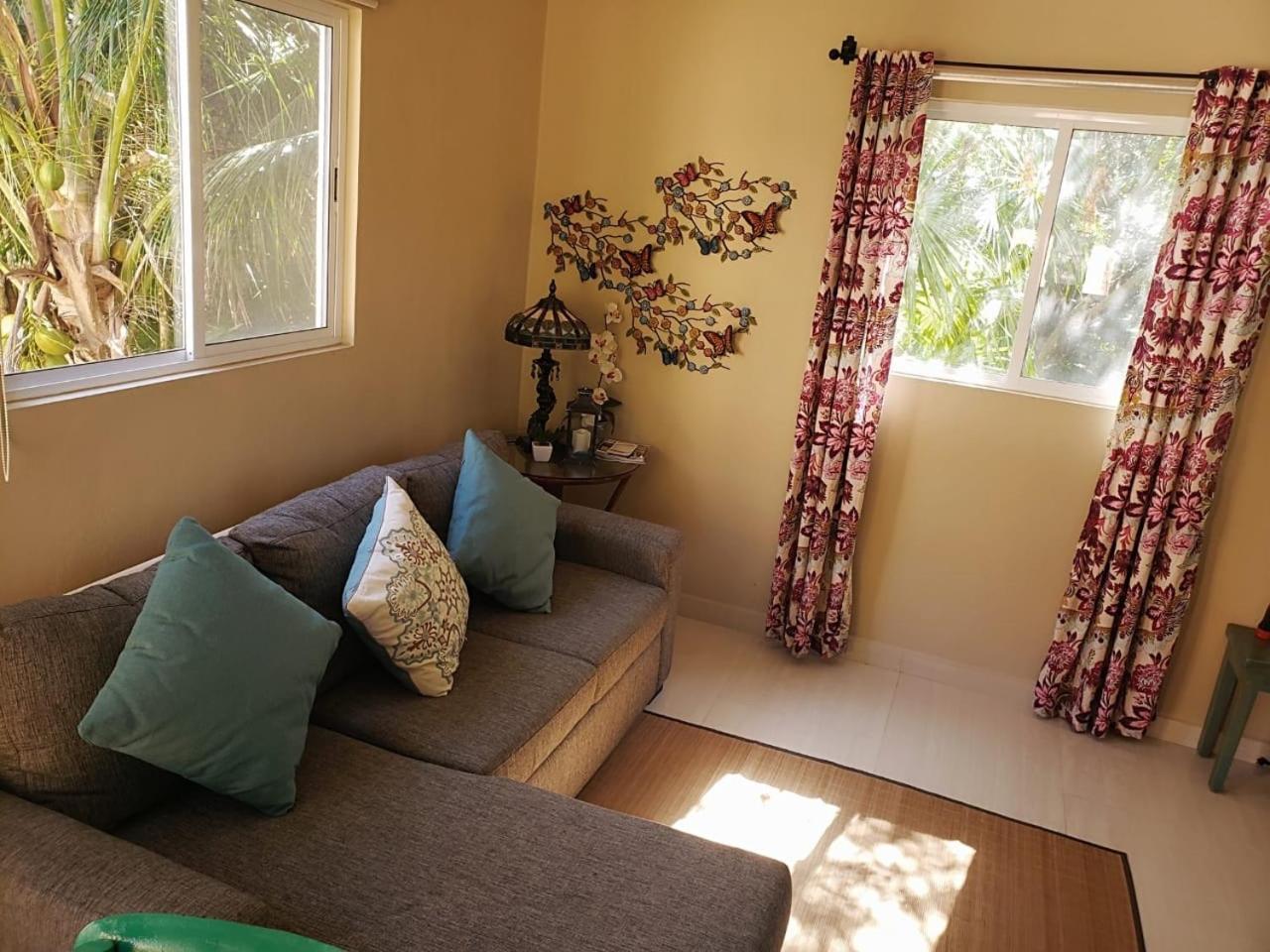 Susana Beach Front House Bed and breakfast