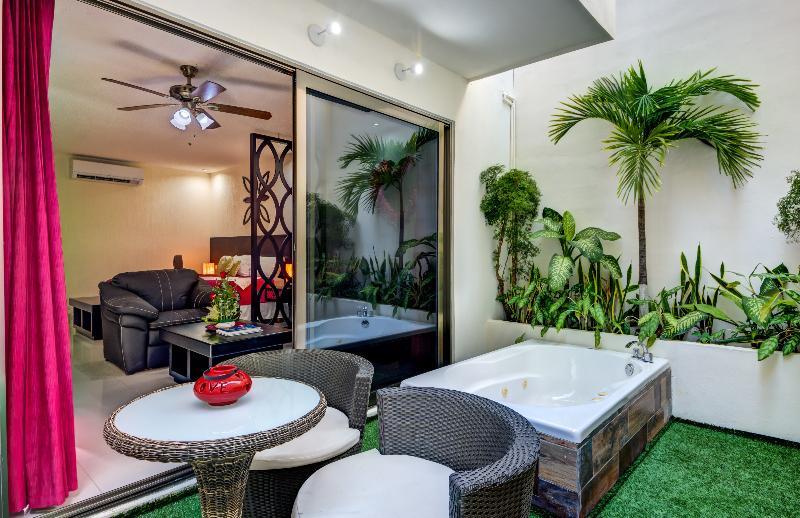 Corazon Apartahotel