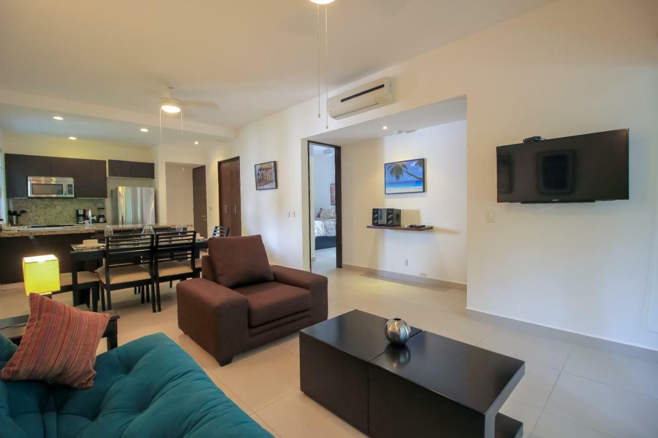 Fantastic With Balcony, High Speed Internet, Pool Facilities In Akumal