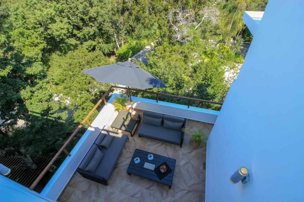 Penthouses With Private Rooftop & Hot Tub In Grounds Apartment *