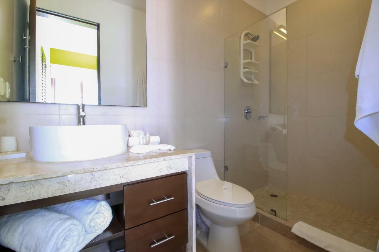 Penthouses With Private Rooftop & Hot Tub In Grounds Apartment