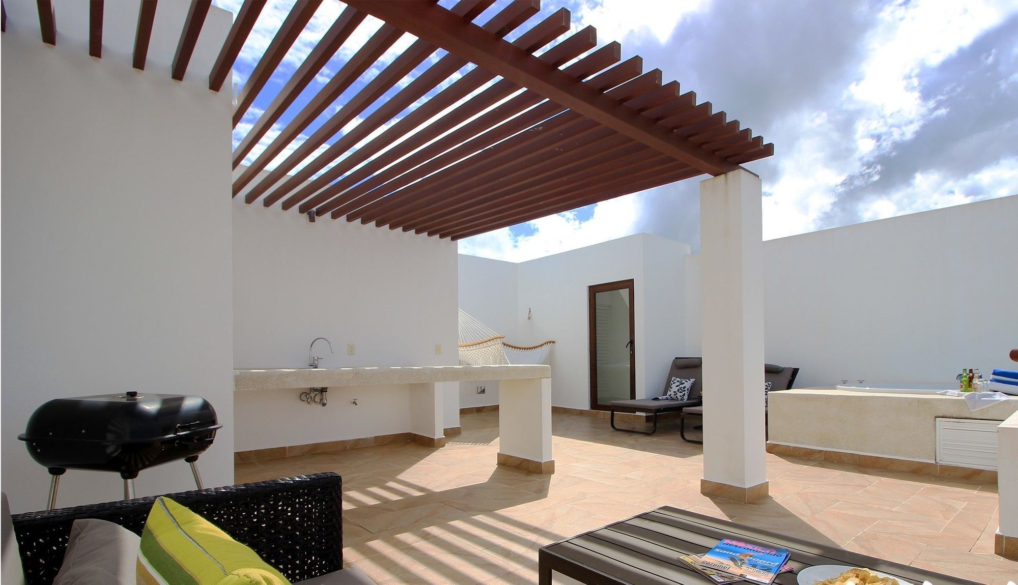 Penthouse With Terrace By Olahola