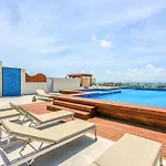 Stunning Marea With Stellar Oceanview Rooftop Pool!