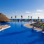 Ocean Coral & Turquesa All Inclusive (Adults Only)