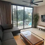 Free Shuttle To This Great Apartment And Condo!