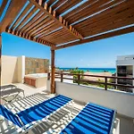 Beachfront Penthouse With 3 Bedrooms & Ocean View - Las Nubes