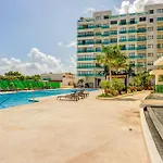 New Complex Resort Style With Amenities Near Downtown 7Min