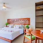 Santamar By Tao Beach Condos With Pool & Walk To Ocean