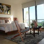Stylish Ocean-View Studio - Steps From 5Th Avenue