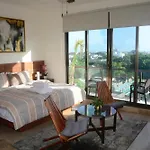 Stylish Ocean-View Studio - Steps From 5Th Avenue