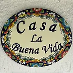 La Buena Vida Suites (Adults Only)