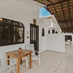 La Buena Vida Suites (Adults Only)