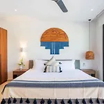 Central Park Lagunas - Luxury Modern Condo With Kitchen