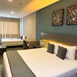 BFH ATTRACTION- HOTEL DELUXE - 2OO Metros del Mar, Centro Playa del Carmen