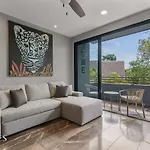 Modern 1 Bedroom Apartment With Luxury Amenities At Paramar Black By Waves