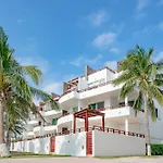 Beachfront Penthouse With 3 Bedrooms & Ocean View - Las Nubes