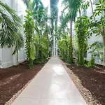 Beachfront Penthouse With 3 Bedrooms & Ocean View - Las Nubes