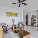 Vela\'S Condos Ocean Front
