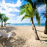 Chango Villa - Beachfront