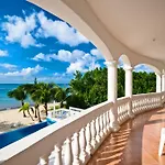 Chango Villa - Beachfront